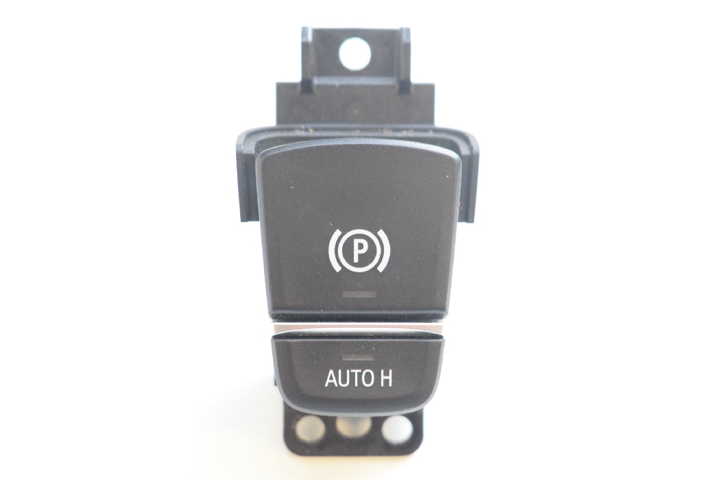 Switch BMW 5 (G30, F90) M 550 i xDrive 7483779 | B-Parts