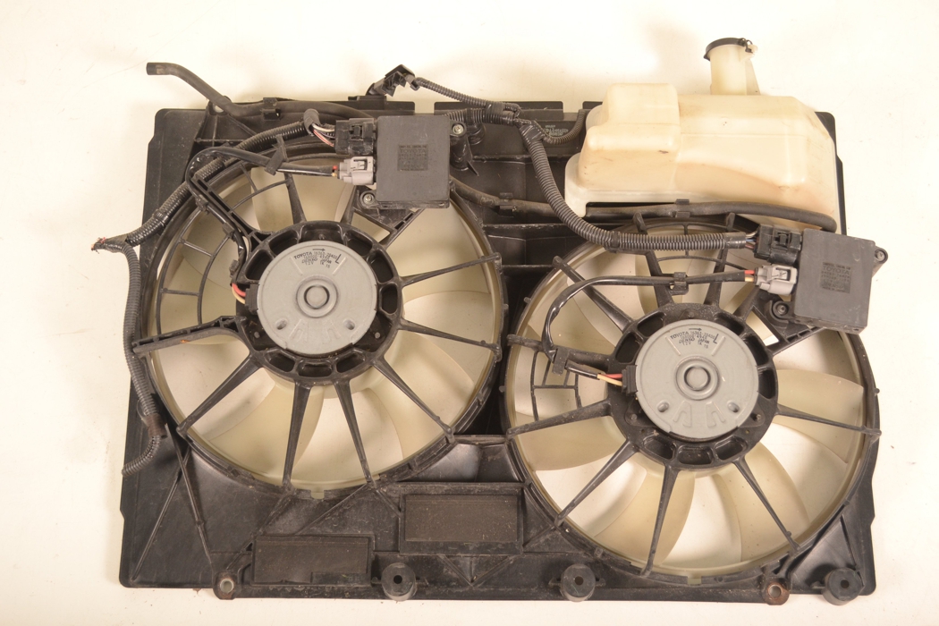 Motor Del Ventilador De Refrigeración Del Radiador 16363-20400 Para Lexus RX400h Highlander 2006
