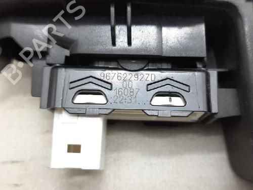 Right rear window switch PEUGEOT 308 SW II (LC_, LJ_, LR_, LX_, L4_) 1.6 BlueHDi 120 | BP27938487I28 