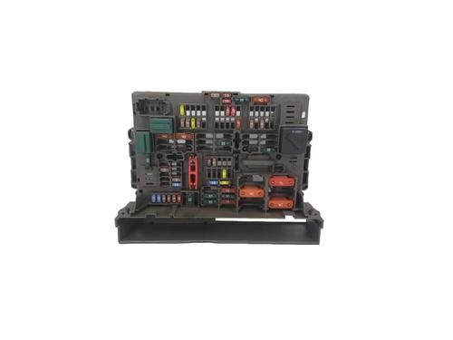 Used Fuse box BMW 1 (E81) 118 d (143 hp) 27964138