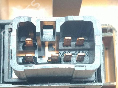 Mando elevalunas trasero izquierdo KIA SORENTO I (JC) 2.5 CRDi 4WD | BP27942539I29