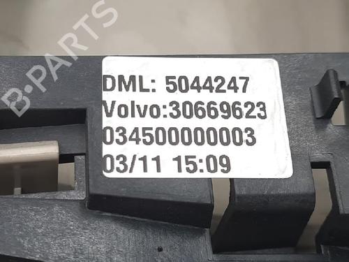 Interior roof light VOLVO XC70 I Cross Country (295) D5 XC AWD | BP27943720I8