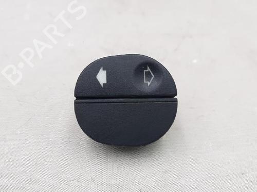 Interrupteur de vitre avant droite FORD FIESTA V (JH_, JD_) 1.25 16V | BP27947990I26