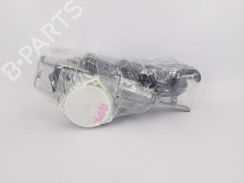 Sikkerhedssele foran højre FORD FIESTA VI (CB1, CCN) 1.25 | BP27965051I25 