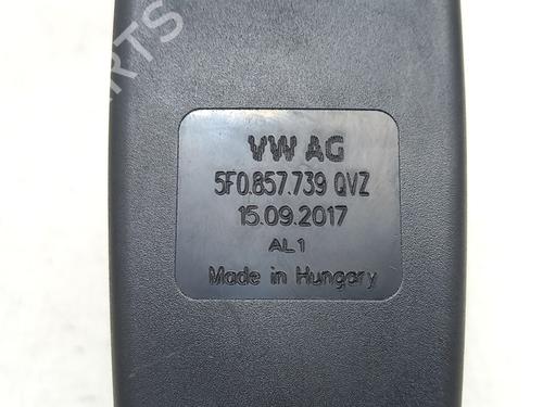 Venstre bak beltestrammer SEAT LEON ST (5F8) 1.6 TDI | BP17693339C89 