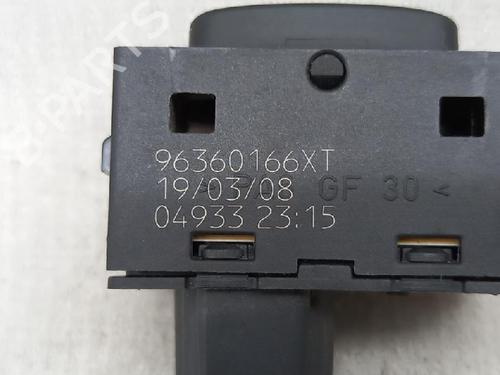 Højre bagtil elrude kontakt PEUGEOT 407 SW (6E_, 6D_) 2.0 HDi 135 | BP27957815I28