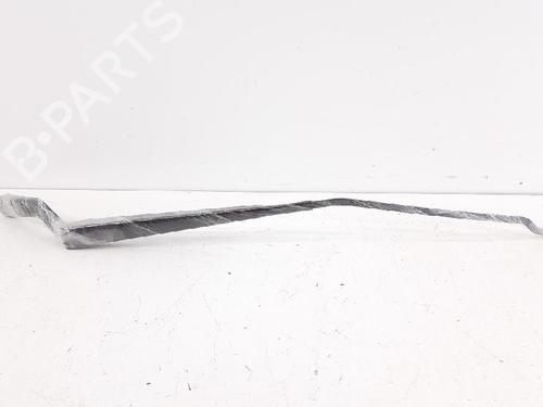 Front windshield wiper arm FORD FIESTA V (JH_, JD_) 1.25 16V | BP27948961C143 