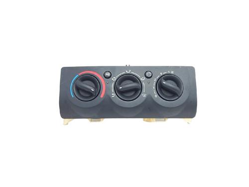 Used Climate control RENAULT CLIO II (BB_, CB_) 1.2 (BB0A, BB0F, BB10, BB1K, BB28, BB2D, BB2H, CB0A,... (58 hp) 27965972