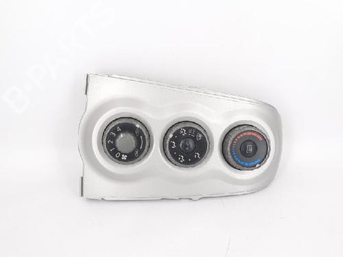 Climate control TOYOTA YARIS (_P9_) 1.3 VVT-i (SCP90_, SCP90R) | BP27968431I5 