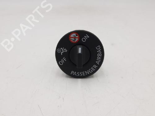 Switch RENAULT CAPTUR I (J5_, H5_) 1.5 dCi 90 (J5N4, J5M5, J5MW, J5M6, J5AL, J5AJ) | BP27944134I30 