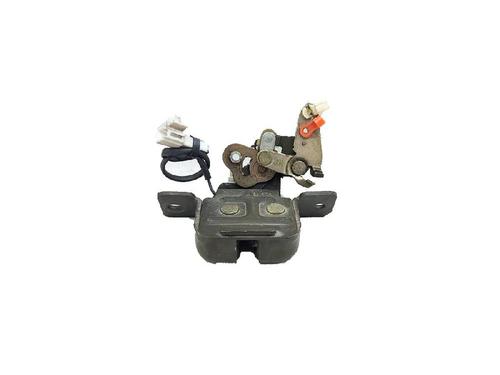 Used Tailgate lock KIA CARENS II MPV (FJ) 2.0 CRDi (140 hp) 27938544