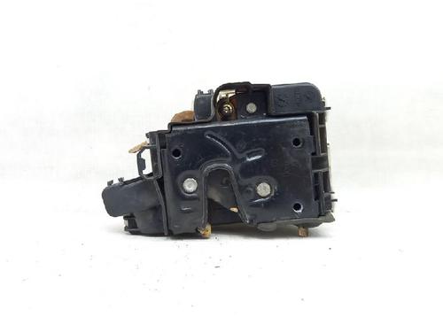Rear right lock VW POLO (6N2) 1.4 16V | BP27935012C99