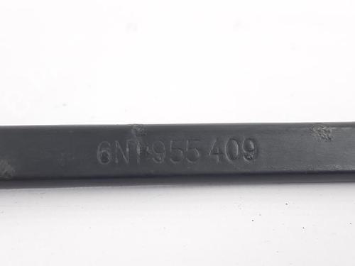 Front windshield wiper arm VW POLO III (6N1) 45 1.0 | BP27960851C143