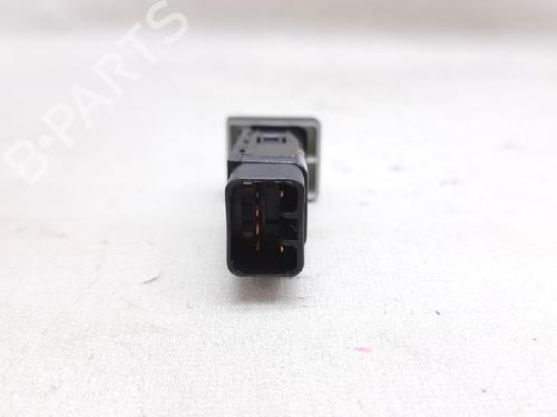 Switch KIA CARENS II MPV (FJ) 2.0 CRDi | BP27953796I30