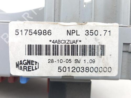 Fuse box LANCIA MUSA (350_) 1.3 D Multijet (350.AXB11, 350.AXB1A) | BP27952300E1