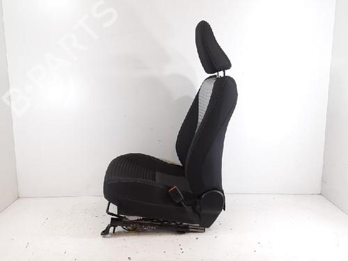 Right front seat TOYOTA YARIS (_P13_) 1.5 Hybrid (NHP130_, NHP130) | BP27957540C16 