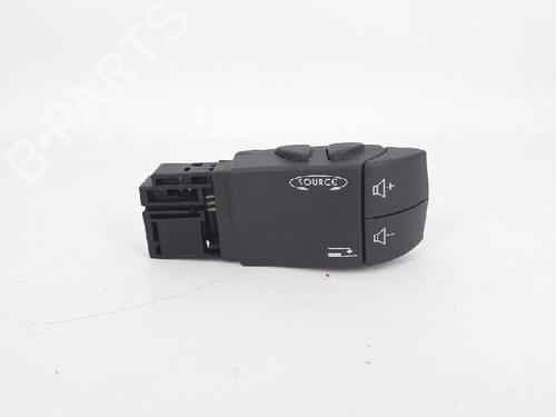 Steering wheel controls RENAULT LAGUNA II Grandtour (KG0/1_) 2.2 dCi (KG0F) | BP27968281E15 