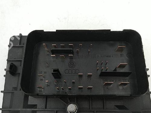 Fuse box VW GOLF PLUS V (5M1, 521) 1.6 | BP27946894E1 