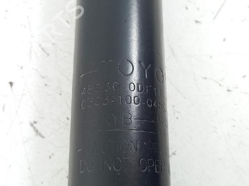 Høyre bak støtdemper TOYOTA YARIS (_P13_) 1.5 Hybrid (NHP130_, NHP130) | BP27957493M19