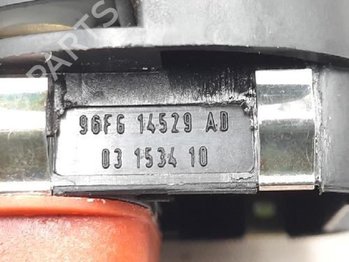 Interrupteur de vitre avant droite FORD FIESTA V (JH_, JD_) 1.25 16V | BP27947990I26