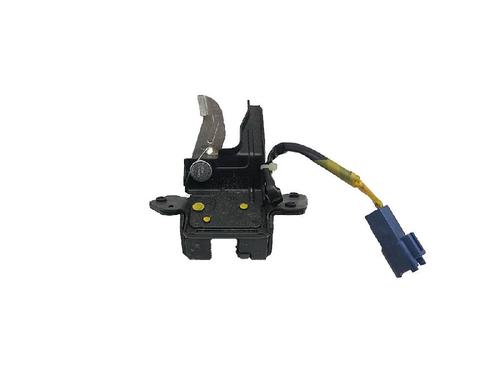 Used Hood lock TOYOTA YARIS (_P9_) 1.3 VVT-i (SCP90_, SCP90R) (87 hp) 27942660