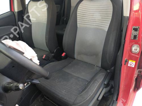 Ensemble sièges TOYOTA YARIS (_P13_) 1.5 (NSP131_) (112 hp) 25203816