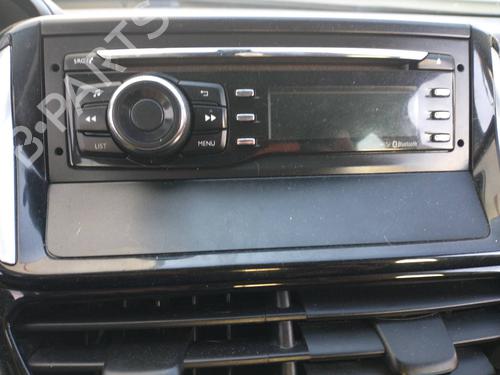 Used Radio PEUGEOT 208 I (CA_, CC_) 1.4 VTi (95 hp) 10571596