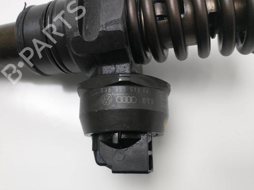 Injector VW GOLF V (1K1) 1.9 TDI | BP16523915M100 