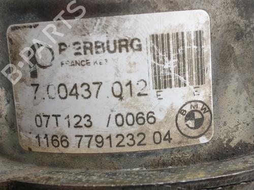 Used Vacuum pump BMW 5 (E60) 525 d (197 hp) 24173991
