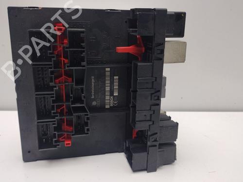 Sikringsdåse VW GOLF PLUS V (5M1, 521) [2004-2013]  32684274