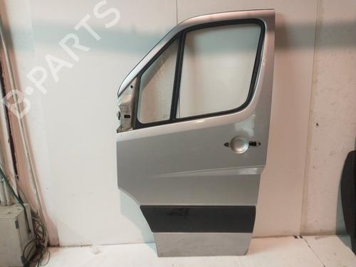 Used Left front door MERCEDES-BENZ SPRINTER 3-t Bus (B906) [2006-2019]  31686620