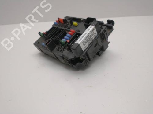 Boîte à Fusibles PEUGEOT 206+ (2L_, 2M_) 1.4 HDi eco 70 (68 hp) 22405841