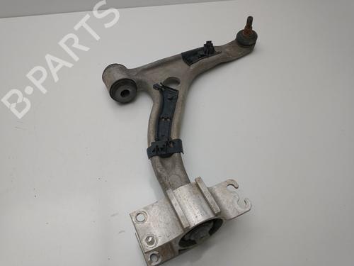 Used Right front suspension arm MERCEDES-BENZ GLA-CLASS (X156) [2013-2022]  32118479