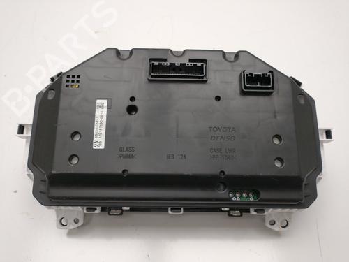 Instrument cluster TOYOTA YARIS (_P13_) 1.5 Hybrid (NHP130_, NHP130) | BP23092924C47 