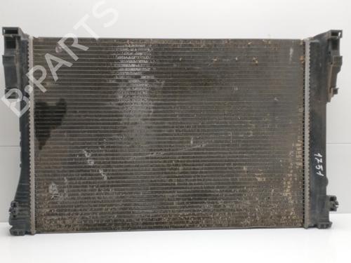 Used Water radiator MERCEDES-BENZ C-CLASS (W204) [2007-2015]  32518070