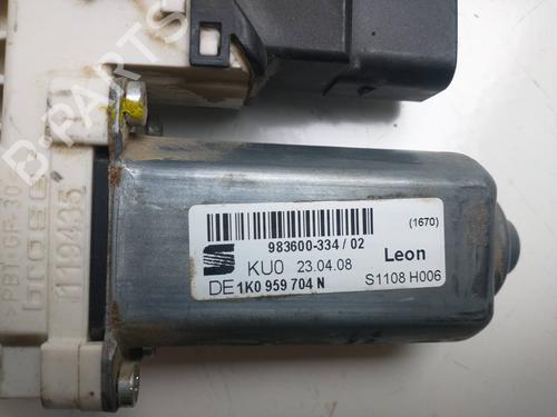Right rear window motor SEAT LEON (1P1) 1.6 TDI | BP15730759E22 
