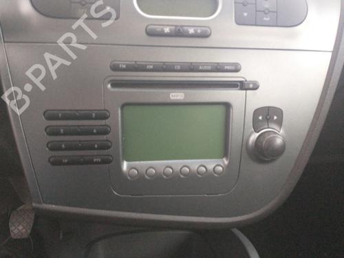 Used Radio SEAT LEON (1P1) 1.9 TDI (105 hp) 7506927