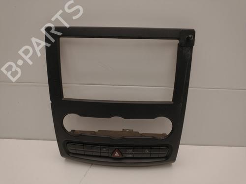 Used Warning switch MERCEDES-BENZ SPRINTER 3-t Bus (B906) [2006-2019]  31946968