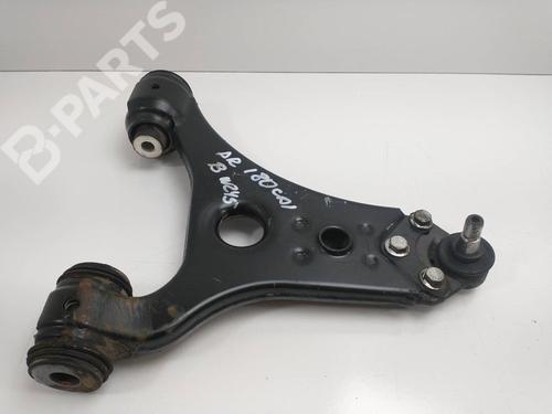 Used Right front suspension arm Right front suspension arm MERCEDES-BENZ B-CLASS Sports Tourer (W245) B 180 CDI (245.207) (109 hp) 8264063 8264063