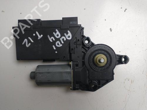 Portierruitmotor linksachter AUDI A4 B7 (8EC) 2.5 TDI (163 hp) 15287061