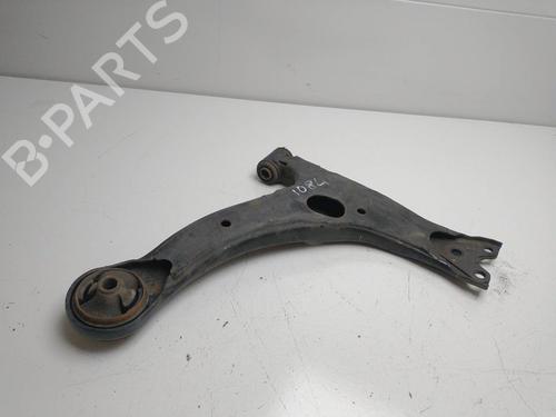 Used Left front suspension arm TOYOTA COROLLA Verso (ZER_, ZZE12_, R1_) 2.2 D-4D (AUR10_, AUR10R) (136 hp) 13026438