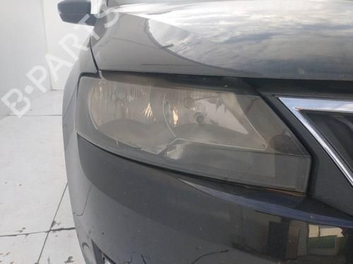 Used Right headlight SKODA RAPID (NH3, NK3, NK6) 1.6 TDI (115 hp) 30355629
