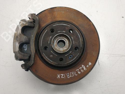 Used Left front steering knuckle Left front steering knuckle OPEL VIVARO A Van (X83) [2001-2015] 33119606 33119606