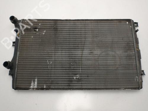Used Water radiator Water radiator SEAT LEON (1P1) [2005-2013] 32439064 32439064