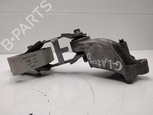 Used Engine mount MERCEDES-BENZ GLA-CLASS (X156) GLA 200 CDI / d (156.908) (136 hp) 30079062