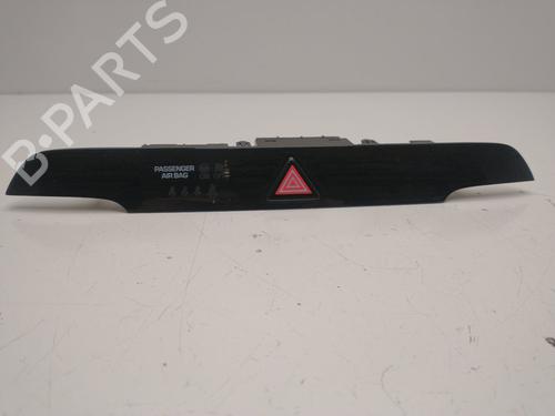 Used Warning switch HYUNDAI TUCSON (TL, TLE) 1.6 GDi (132 hp) 28517584