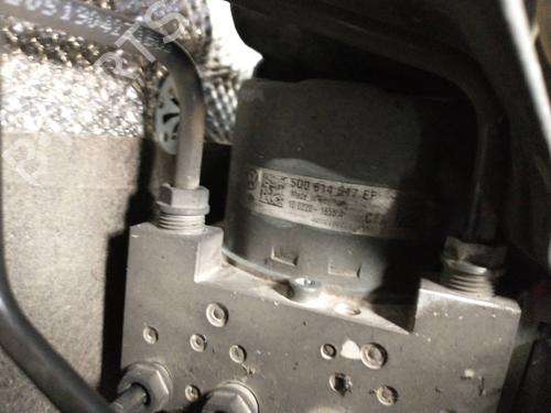Used ABS pump VW GOLF VII (5G1, BQ1, BE1, BE2) 1.5 TSI (150 hp) 23393470