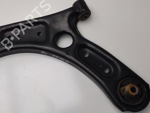 Used Left front suspension arm HYUNDAI KONA (OS, OSE, OSI) [2017-2023]  32109956