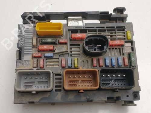 Used Fuse box Fuse box 37697362 37697362