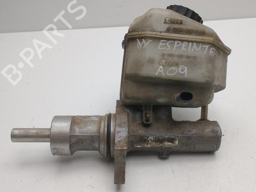 Used Brake master cylinder Brake master cylinder MERCEDES-BENZ SPRINTER 3,5-t Van (B906) 313 CDI (906.631, 906.633, 906.635, 906.637) (129 hp) 34344381 34344381